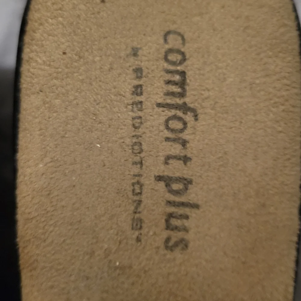 Sandals - Picture 4 of 5
